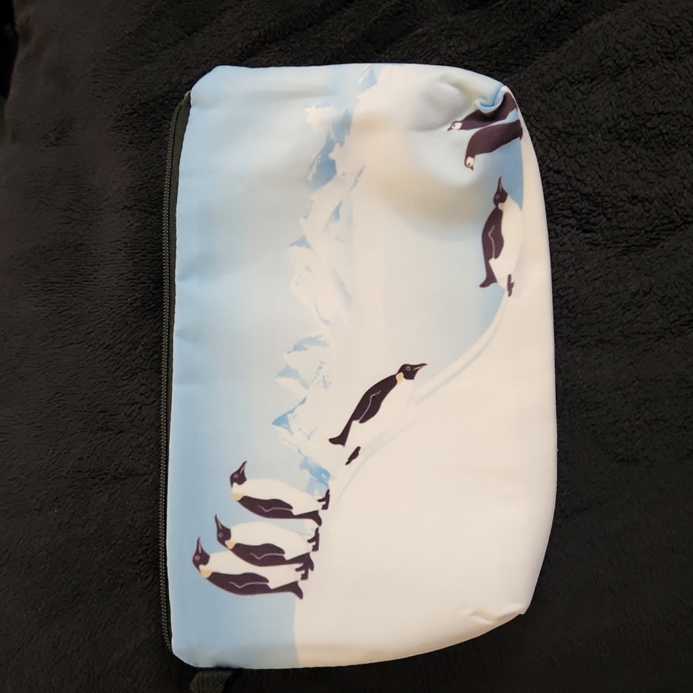 NEW- Cosmetic Bag - Penguins sliding down a hill - Picture 7 of 7